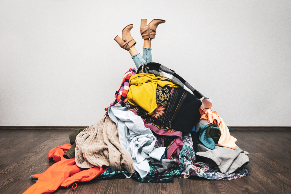 How to declutter clothes